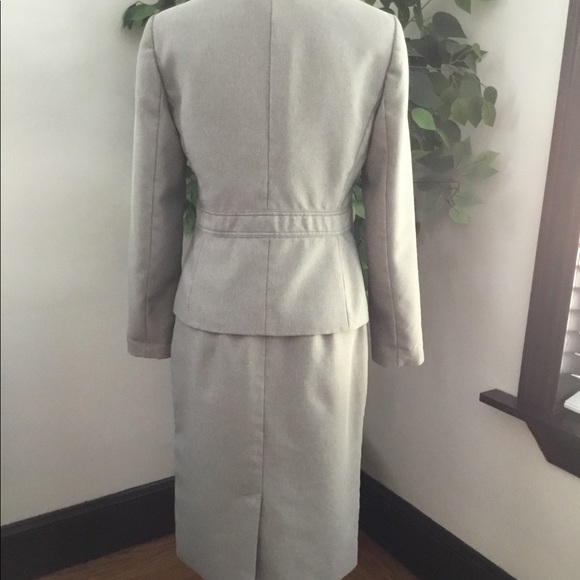 Sz 4 Jacket & Skirt Suit - Picture 3 of 6